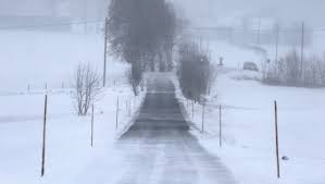 Auch im erzgebirge kann schnee fallen, während die bäume noch belaubt sind. Schnee In Deutschland Hessen Sperrt Pisten Bayern Ganze Bahnstrecken Der Spiegel