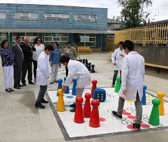 Hay varios tipos de juegos recreativos de educación física pero lo primero, hay que transmitir a los alumnos dos cuestiones Escuela Mexico De Michoacan Cuenta Con Patio Recreativo Con Juegos De Ajedrez Y Ludo Paislobo Prensa