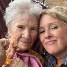 Jill Eisenhour (@sarajilleisenhour) • Facebook