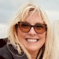 Kathryn Busch's Instagram, Twitter & Facebook