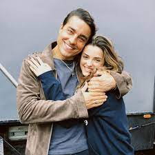 Enquanto joana faz parte do elenco de amor amor, da sic, inês integra a novela da tvi bem me quer. Joana Aguiar E Ricardo Pereira Nos Bastidores Da Novela Da Sic Amor Amor Tv 7 Dias