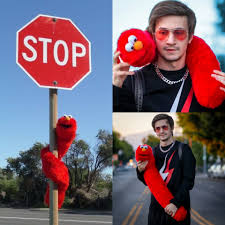 Blursed Elmo : rblursedimages