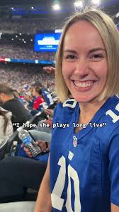 but we were at metlife and there were light up bracelets.. #taylorswift  #metlife #longlive #ihopesheplays #ihopetheyplay #fyp #foryoupage