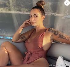 Maman de deux enfants, emilie nef naf a voulu rendre hommage sur instagram à ses fesses. Emilie Nef Naf Amincie En Un Temps Record Son Avant Apres Saisissant Purepeople