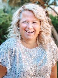 Kari Renee's Instagram, Twitter & Facebook