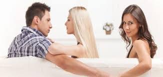 قصة منتصف الليل رشة برفان تفضح خيانة الزوج مع الصديقة والرد صادم صوت الأمة