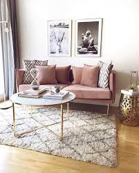 Time To Relax Das Angesagte Samt Sofa Ivy Ist Das Perfekte It Piece Fur Jedes Zuhause Kombiniert Mit Einem Ku Samt Sofa Wohnzimmer Sofa Wohnzimmer Einrichten