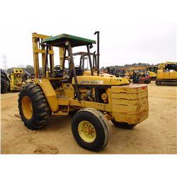 John Deere 480C Forklift