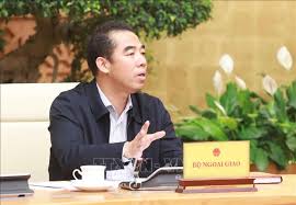 Bộ trưởng bộ công thương khẳng định, sẽ đồng hành cùng tỉnh bắc giang tìm cách tiêu thụ nông sản, trong đó có 180.000 tấn vải thiều niên vụ 2021. Thá»© TrÆ°á»Ÿng To Anh DÅ©ng Ä'iá»‡n Ä'am Vá»›i Quá»'c Vá»¥ Khanh Bá»™ Ngoáº¡i Giao Anh Baotintuc Vn