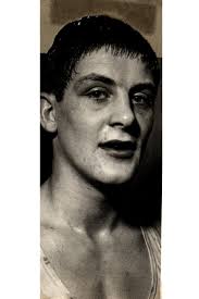 Christian Larsen Lindholm Bokseklub** En ung flot bokser fotograferet i  1967. Christian Larsen, Lindholm Bokseklub. 128 amatørkampe. 28  professionelle kampe. 4 gange dansk og jysk mester. Nordisk mester 1967.  Christian Larsen. 12. september 1947-24 ...