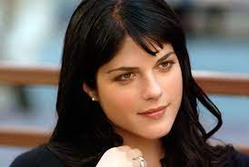 In guillermo del toro's fan favorite hellboy, selma starred as liz sherman and she kicked ass. Selma Blair Aggrieved With Hellboy Reboot The Siasat Daily Archive