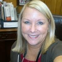 Elizabeth Guilfoyle's Instagram, Twitter & Facebook