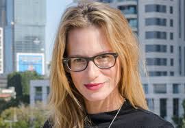 Sharon Levi's Instagram, Twitter & Facebook