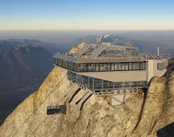 Bei klarem wetter schweift der blick über 400 gipfel. Neue Seilbahn Auf Die Zugspitze Bricht Rekorde Skigebiete Test Magazin