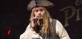 واجه القبطان جاك سبارو motarjam (جوني ديب) حظ عسير، وذلك عندما يسلّط عدوه اللدود القبطان سالازار (خافيير بارديم)، أشباح مميتة لتقتل جميع قراصنة البحار، فينطلق جاك سبارو بسفينته اللؤلؤة السوداء في رحلة محفوفة بالمخاطر للبحث عن أداة ترايدنت بوسيدون. Ø¬ÙˆÙ†ÙŠ Ø¯ÙŠØ¨ Ø®Ø§Ø±Ø¬ Ø­Ø³Ø§Ø¨Ø§Øª Pirates Of The Caribbean Ù…Ø³ØªØ®Ø¯Ù…Ùˆ Twitter ÙŠØ¬Ù† Ø¬Ù†ÙˆÙ†Ù‡Ù… Ø®Ø¨Ø± ÙÙŠ Ø§Ù„ÙÙ†