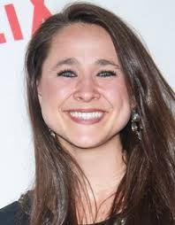 Leslie Powell's Instagram, Twitter & Facebook