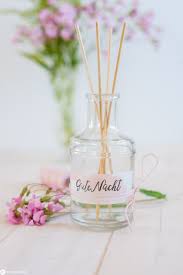 Da lavendel aber eher eine gartenpflanze ist, gedeiht sie draußen einfach besser und sie werden in ihren vier wänden womöglich nicht lange freude an dieser pflanze haben. Diy Raumduft Zum Einschlafen Und Gegen Mucken