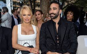 Anderson is best known for her roles on the television series home improvement, baywatch. Pamela Anderson Posts Hospital Video Photos Alleging Abuse By Ex Boyfriend National Globalnews Ca