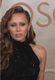 Miley Cyrus agli Oscar 2025: Red Carpet e Vincitori