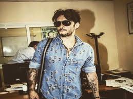 Ne ha dato notizia un comunicato della famiglia. Fabrizio Moro Tatuaggi Tutto Merito Della Sorella Del Cantante