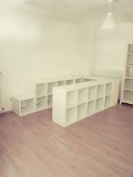 Ein Hochbett Aus Ikea Kallax Regalen Entwurf In 2020 Kallax Ikea Ikea Kallax Shelf Diy Loft Bed