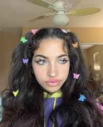 Pin By Gigi Leme On Drawing In 2020 2000s Hairstyles Clip Hairstyles Hair Styles