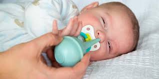 Schnupfen Baby Richtig Nase Putzen Mit Dem Nasensauger