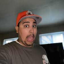 First time here at Foster City Boat Park trying out my new 2 person  paddleboard/kayak. Good if you're a beginner. Water is calm and easy to  launch next to parking lot.