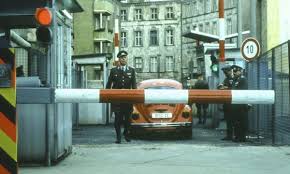 Um heute den geburtstag der wunderbaren katharina thalbach zu begehen, zeigen wir euch einen beitrag aus der komödie sonnenallee aus dem 1999. Filmernst Filmdatenbank Sonnenallee Filmdaten
