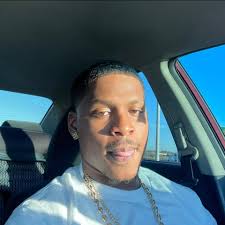 If that's yo nicca , den why he right here with me 🤔