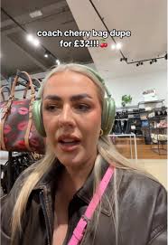 I didn’t check if they came with a small strap but if they did ?!?  perfection🍒🍒🍒 @River Island #coachcherrybag #coachcherrycollection #dupe  #bagdupe #riverisland