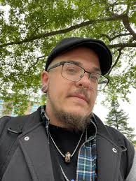 Hi! I'm new to this group. I'm 22 years old. I recently joined because I've  been a fan of MJ since I was like 6 or 7. And he's my biggest inspiration