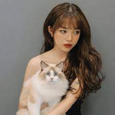 Sau khi nghe chuyện, midu ngoài mặt an ủi nhưng sau lưng lại kể cho nhiều người nghe, điều này đã tạo nên những tranh cãi. Linh Ngá»c Ä'am Youtube