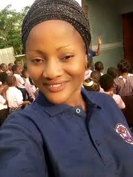 Dedicated member of women wey sabi pray