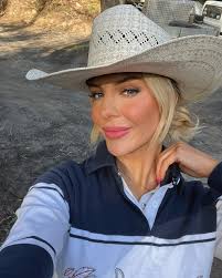 Phoebe Wilhelm's Instagram, Twitter & Facebook