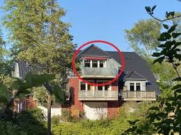Direkt hinter dem haus befindet sich ein ruhiger buchenpark der zum wandern einlädt. Ferienwohnungen Jorg Barde