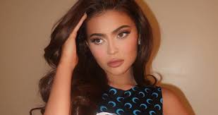 The complete evolution of kylie jenner's hair. Kylie Jenner Debuts A New Hair Transformation Ahead Of Her Birthday Emirates Woman