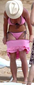 My girlfriend wears them well and jeans with shorts with bathingsuit she's got the worlds best camel toes. Britney Spears Camel Toe