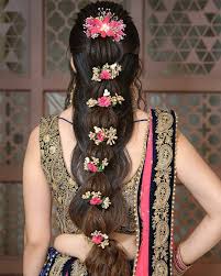 Perfect Hairstyle For Your Mehndi Function Indian Bridal Hairstyles South Indian Wedding Hairstyles Bridal Hairstyle Indian Wedding
