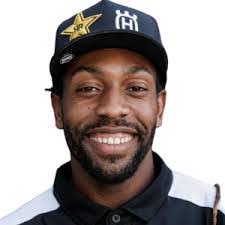 Malcolm Stewart's Instagram, Twitter & Facebook