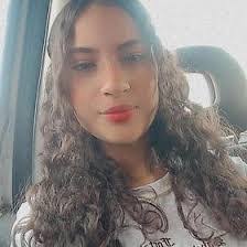 Laura Lisboa's Instagram, Twitter & Facebook