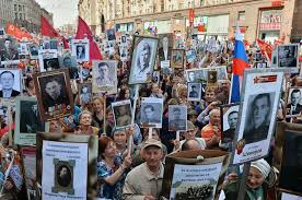 Шествие превратится в трансляцию, принять участие в которой можно после регистрации на официальном сайте. Bessmertnyj Polk Vpervye Projdet Po Londonu Bbc News Russkaya Sluzhba