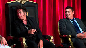 A cuban immigrant becomes a drug lord in 1980s miami. Scarface Cast Reunion Event Youtube