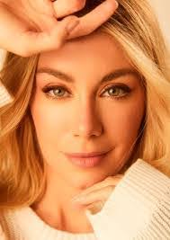 Amanda Walts's Instagram, Twitter & Facebook