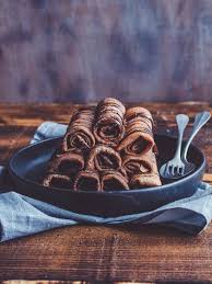 Crepes Au Chocolat Petit Bec Gourmand En 2020 Crepes Au Chocolat Recette Crepe Au Chocolat Gaufres Croustillantes