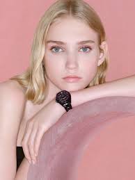 Dear clients, Beginning August 19th, our inaugural Hall of Time store,  situated at 75R Avenue Louise, will close for renovations, as we prepare to  unveil a renewed experience. We will be back