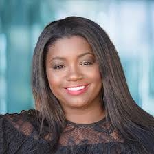 Julia Pace's Instagram, Twitter & Facebook