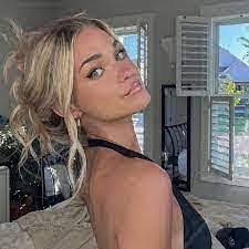 Maria Steadman's Instagram, Twitter & Facebook