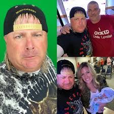 Brent Bowles's Instagram, Twitter & Facebook