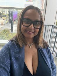 Just pulled up to the Street Dreamz foundation gala! This is my family!! We  literally grew up together all of us!! I have fond memories of going to  house parties at @liljon